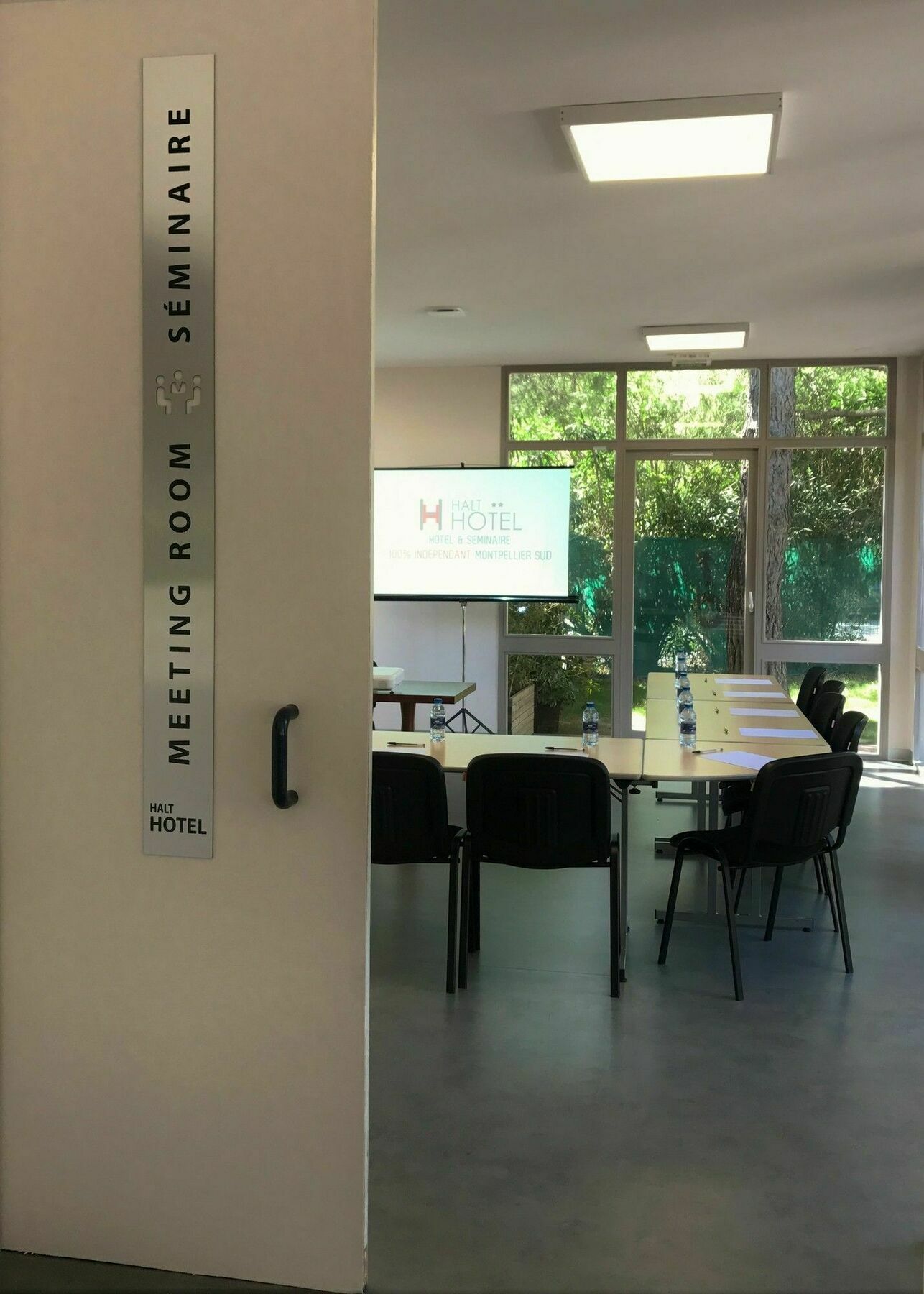 Halt Hotel Montpellier Exteriör bild