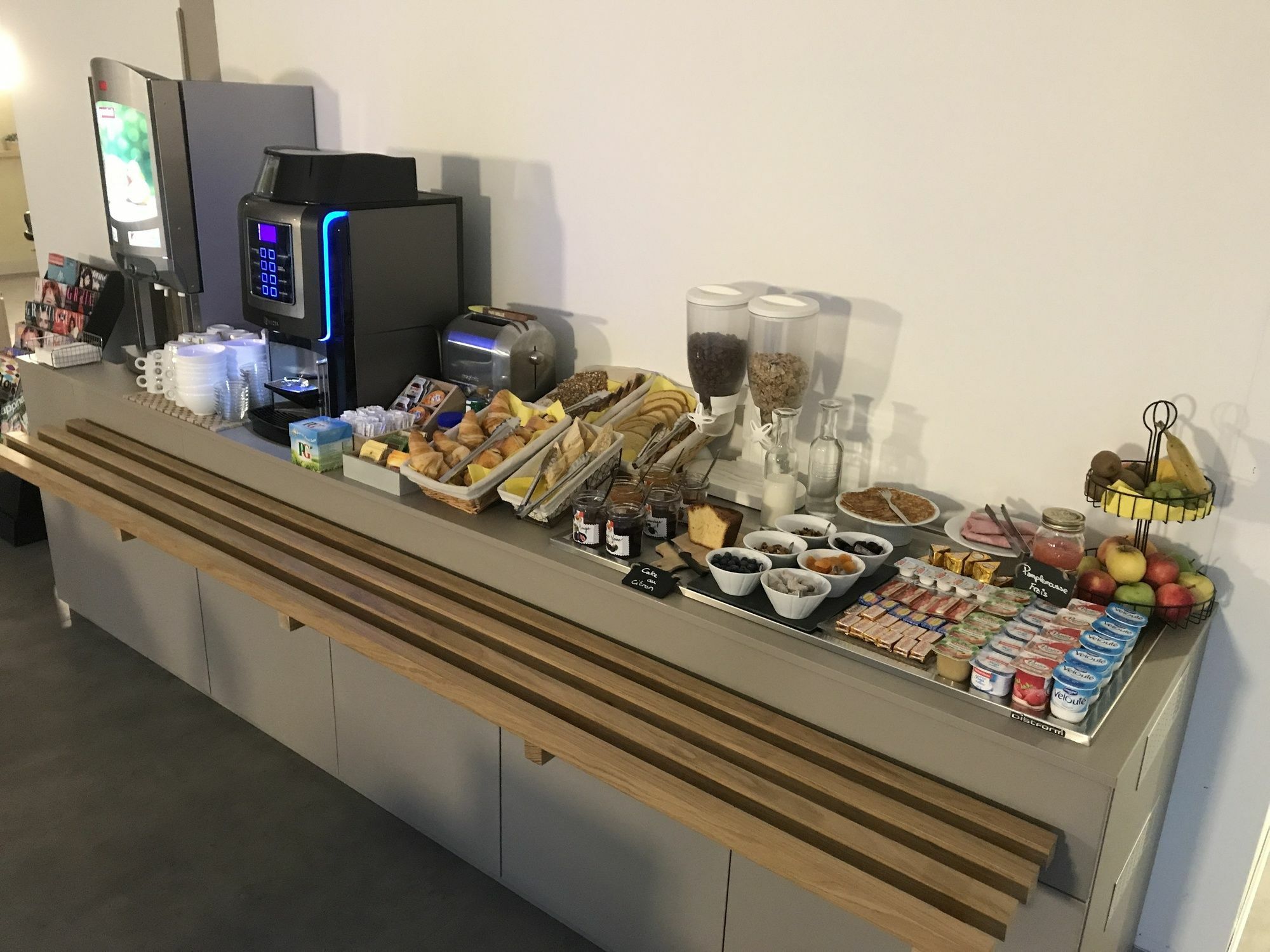 Halt Hotel Montpellier Exteriör bild